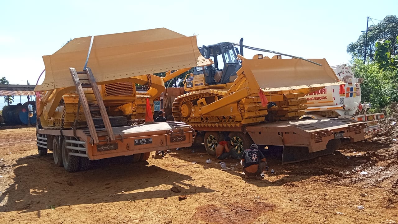 Jasa pengiriman alat berat Jakarta Morowali proses bongkar muat aman